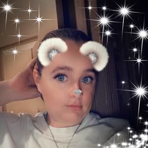 Meet your Posher, Leigh